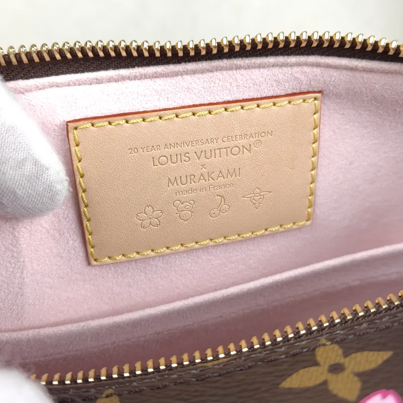 Louis Vuitton Shoulder Bag Papillon Monogram · PVC One Size30 × 15 × 15 cm — detail view 13 of 14