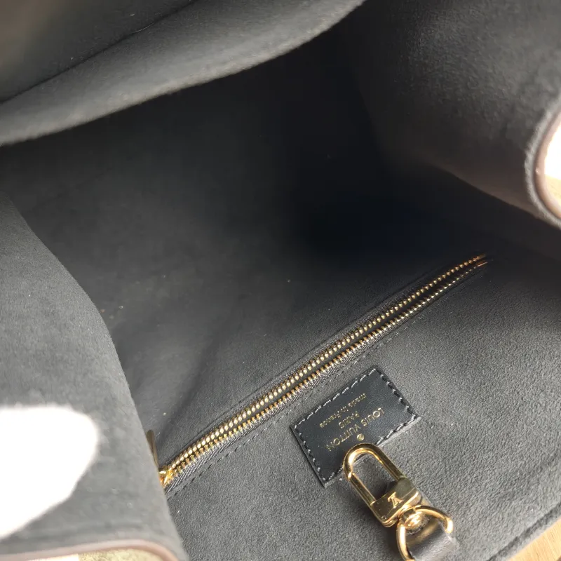 Louis Vuitton Top Handle Bag Fold Tote Colorblock PVC · Calfskin Small 20 × 18 × 22 cm — detail view 8 of 11