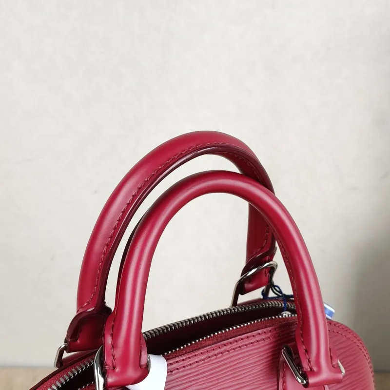 Louis Vuitton Crossbody Bag Alma BB Red Epi Embossed Calfskin BB23.5 × 11.5 × 17.5 cm — detail view 9 of 12