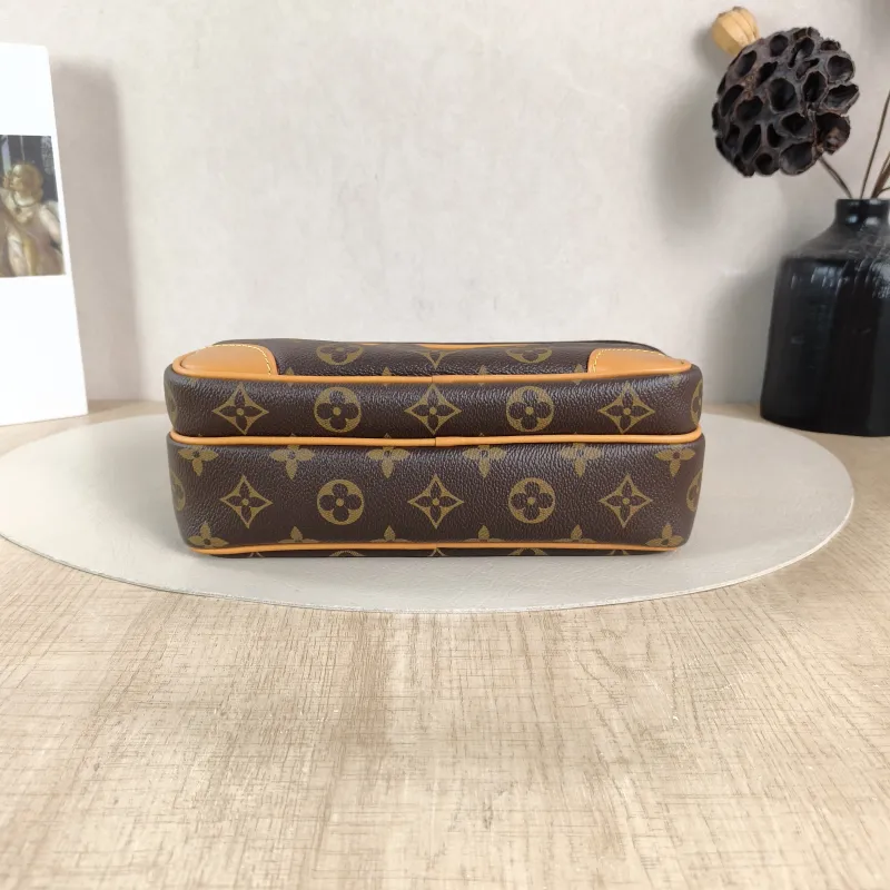 Louis Vuitton Crossbody Bag Nil Messenger Bag Monogram PVC One Size 25 × 11 × 17.5 cm — cover view 3 of 6