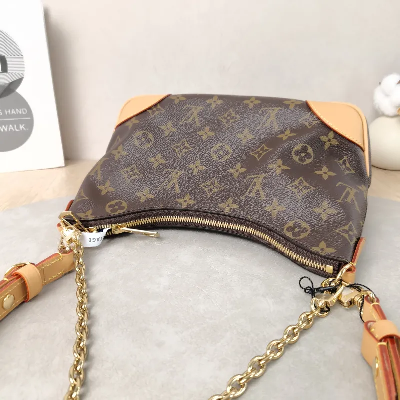 Louis Vuitton Crossbody Bag Boulogne PVC Small26 × 9.5 × 16 cm — detail view 10 of 13
