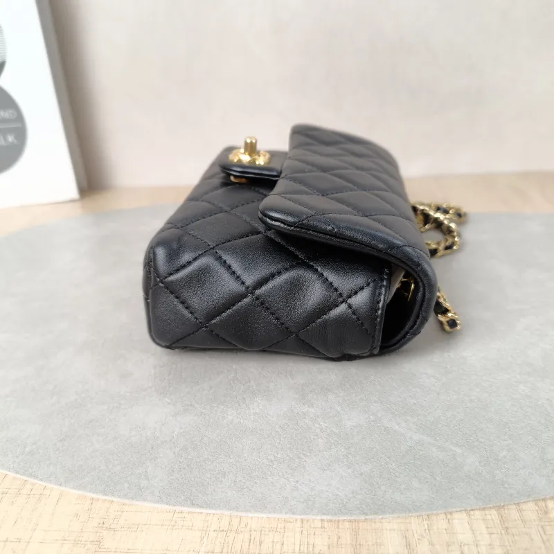 Chanel Crossbody Bag24b Crossbody Bag Black Lambskinmini18 × 6 × 11 cm — detail view 4 of 15