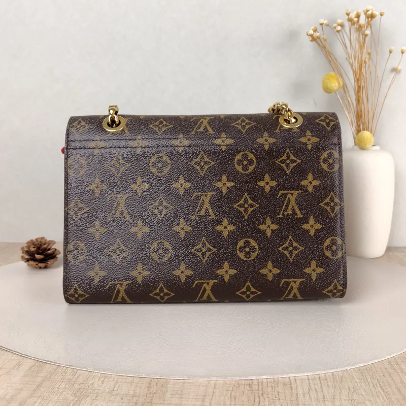 Louis Vuitton Crossbody Bag VICTOIRE Red PVC · Calfskin One Size 27 × 10 × 17 cm — cover view 5 of 5