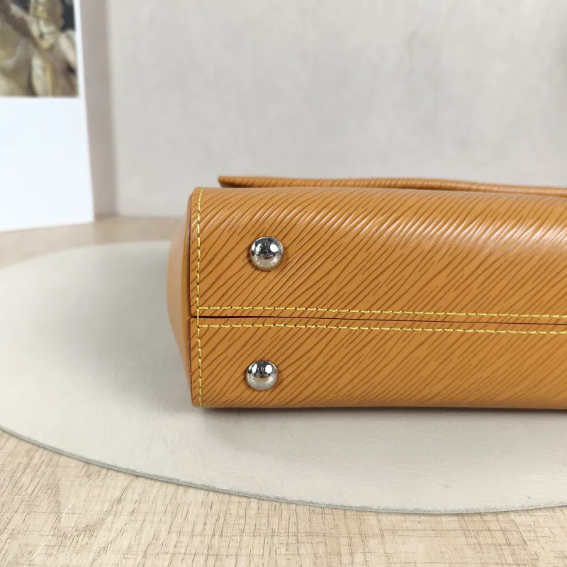 Louis Vuitton Crossbody Bag CLUNY Yellow Epi Embossed Calfskin Mini 20 × 7.5 × 16 cm Leather Tag — detail view 5 of 14