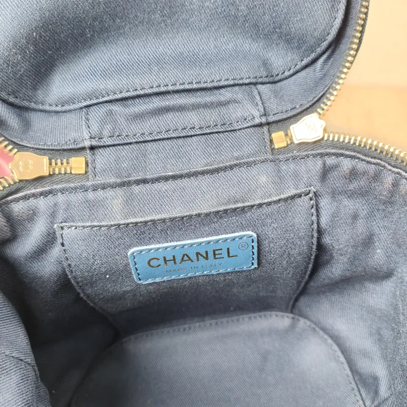 Chanel Top Handle Crossbody Bag Blue One Size17 × 13 × 18 cm — detail view 7 of 20