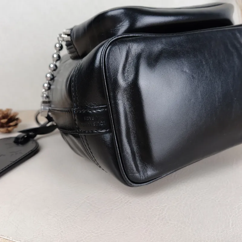 Louis Vuitton Shoulder Bag NOÉ CARGO Bucket Bag Black Calfskin Small 22 × 16 × 24 cm — detail view 1 of 14