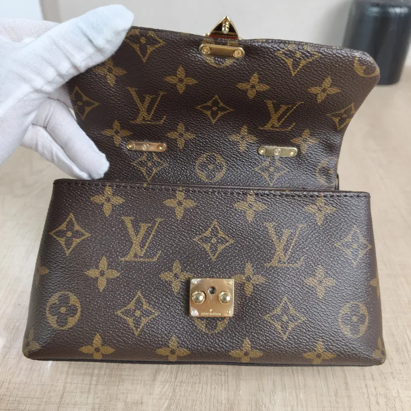 Louis Vuitton Crossbody Bag MADELEINE Monogram PV Cnano21 × 6 × 12.5 cm — detail view 7 of 13