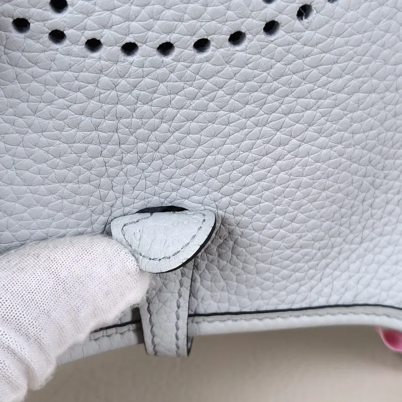 Hermès Crossbody Bag Evelyne Mini 16 Mini 16 TC Calfskin Mini 17 × 5.5 × 18 cm u Shoulder Strap — detail view 5 of 9