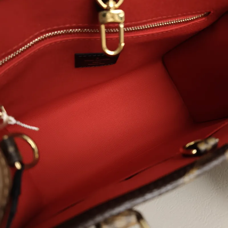 Louis Vuitton Shoulder Bag Onthego Monogram PVC Small 25 × 11.5 × 19 cm — detail view 10 of 12