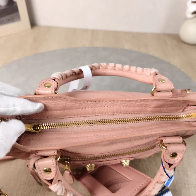 BALENCIAGA Crossbody Bag neo cagole Pink Lambskin Small 24 × 5 × 15 cm — detail view 7 of 12