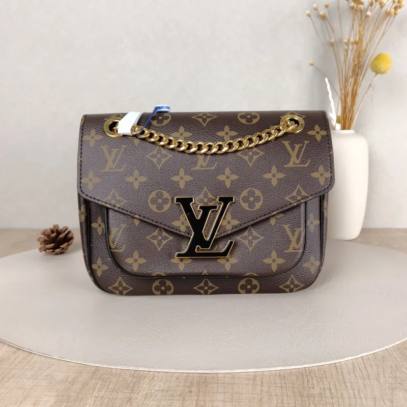 Louis Vuitton Crossbody Bag Passy Messenger Bag Monogram PVC Small23 × 9 × 17 cm