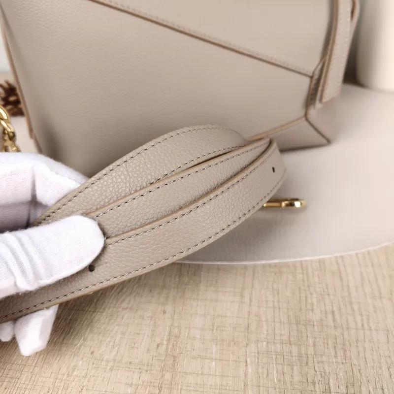 LOEWE Crossbody Bag Puzzle CC alfskin Small 24 × 10.5 × 16.5 cm — detail view 11 of 13