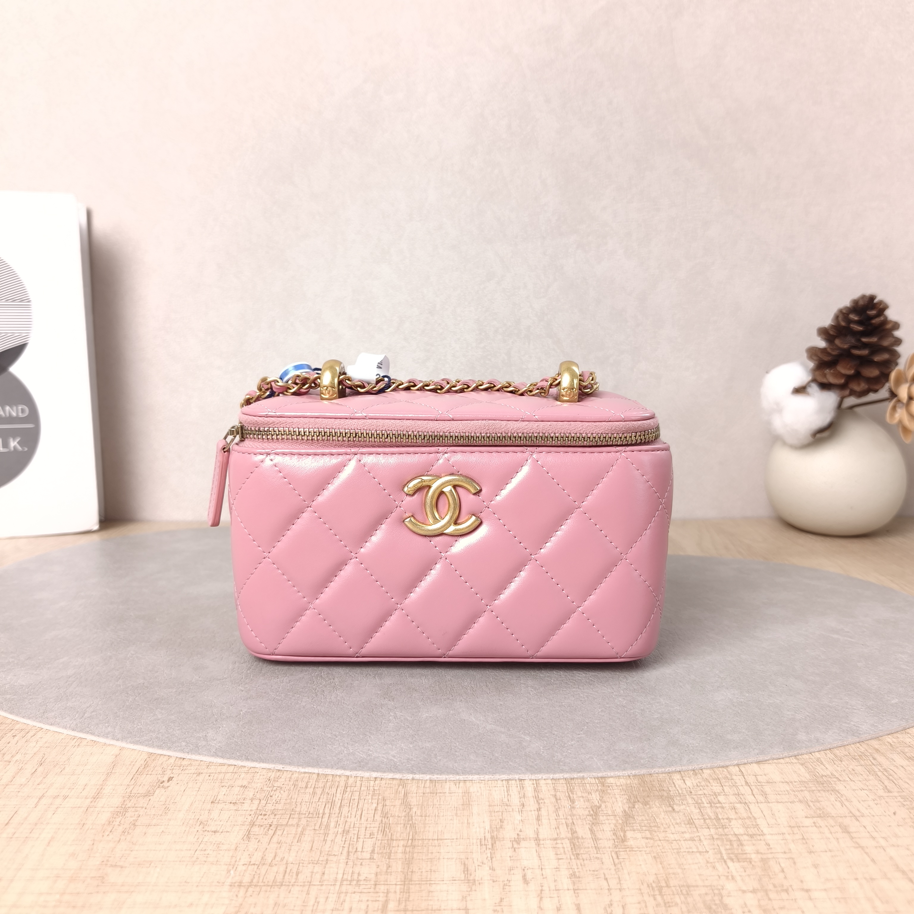 Chanel Crossbody Bag Pink Lambskin One Size17 × 8 × 9.5 cm