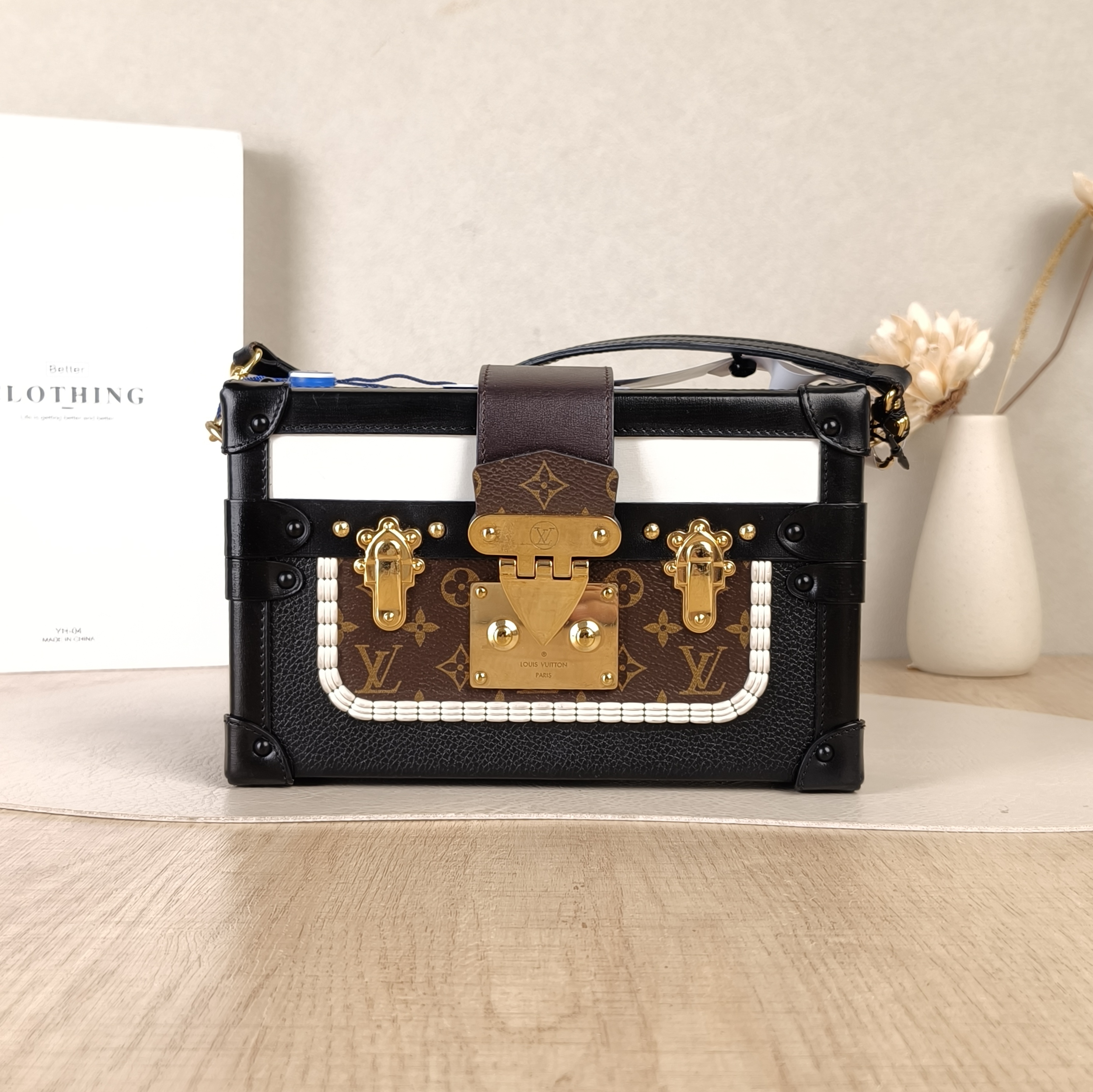 Louis Vuitton Crossbody Bag PETITE MALLE Box Black · Monogram PVC · Calfskinmini20 × 6 × 12.5 cm