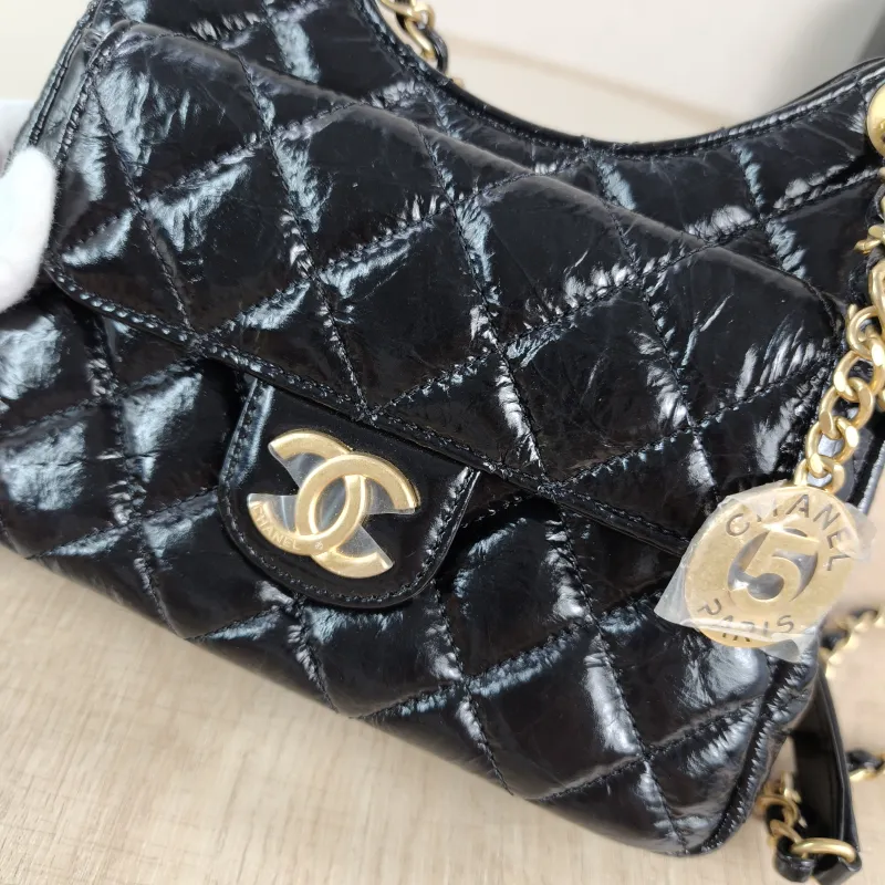 Chanel Crossbody Bag HOBO Black Waxed Leather Calfskin Small 19 × 6 × 17 cm — detail view 9 of 10