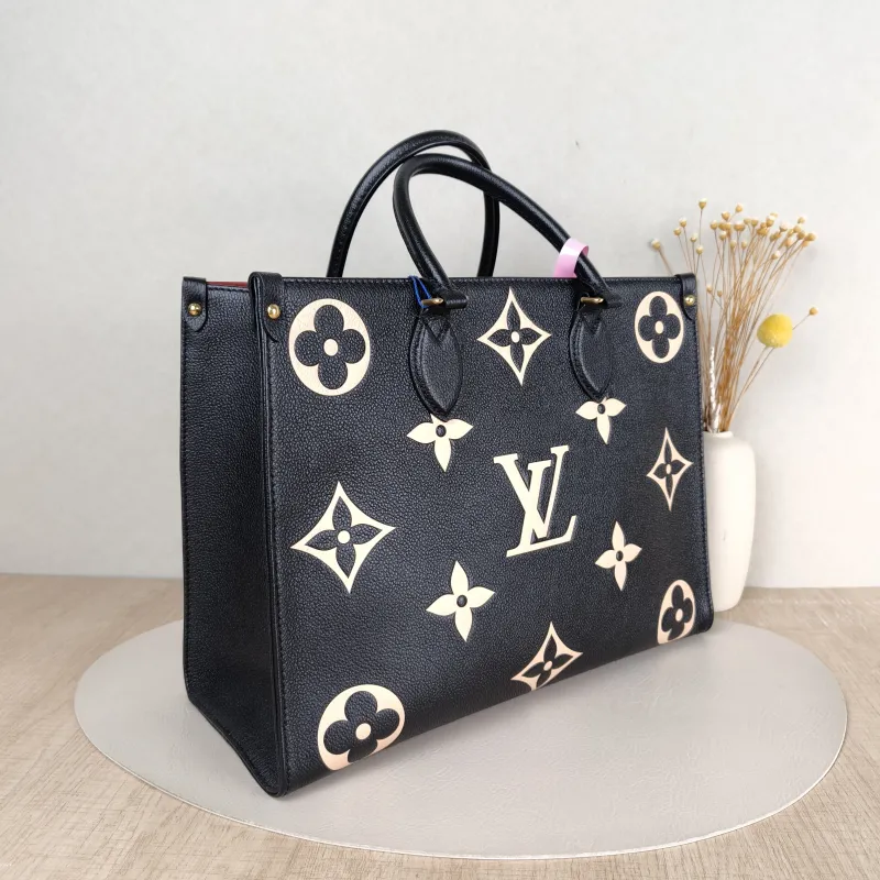 Louis Vuitton Shoulder Bag Onthego Medium Black · White Empreinte Embossed Calfskin Monogram Medium35 × 14 × 27 cm — cover view 4 of 5