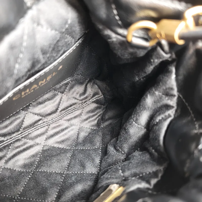 Chanel Shoulder Bag 22Bag Black CC alfskin Mini 20 × 6 × 19 cm — detail view 5 of 12