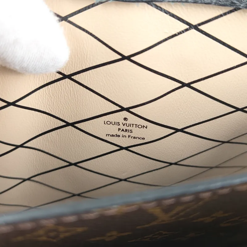 Louis Vuitton Crossbody Bag Trunk Clutch Box Monogram PV Cmini20 × 5.5 × 12 cm — detail view 7 of 13