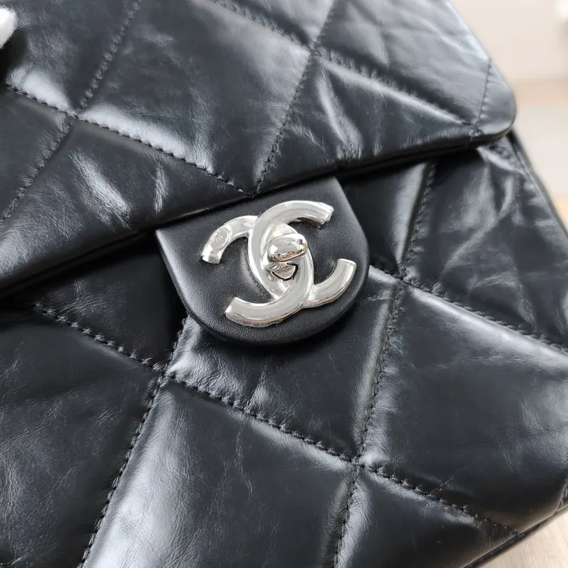 Chanel Crossbody Bag Camera Bag Black Waxed Leather17 × 8.5 × 18 cm — detail view 17 of 20