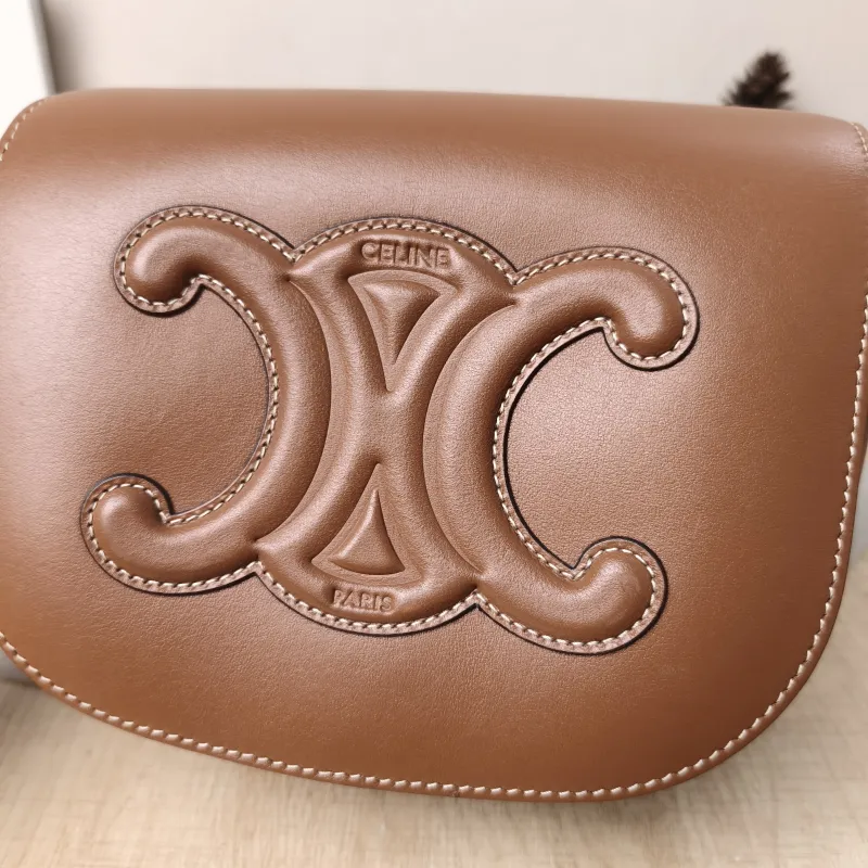 CELINE Crossbody Bag FOLCO TRIOMPHE Caramel Calfskin One Size18.5 × 7 × 15 cm — detail view 12 of 16