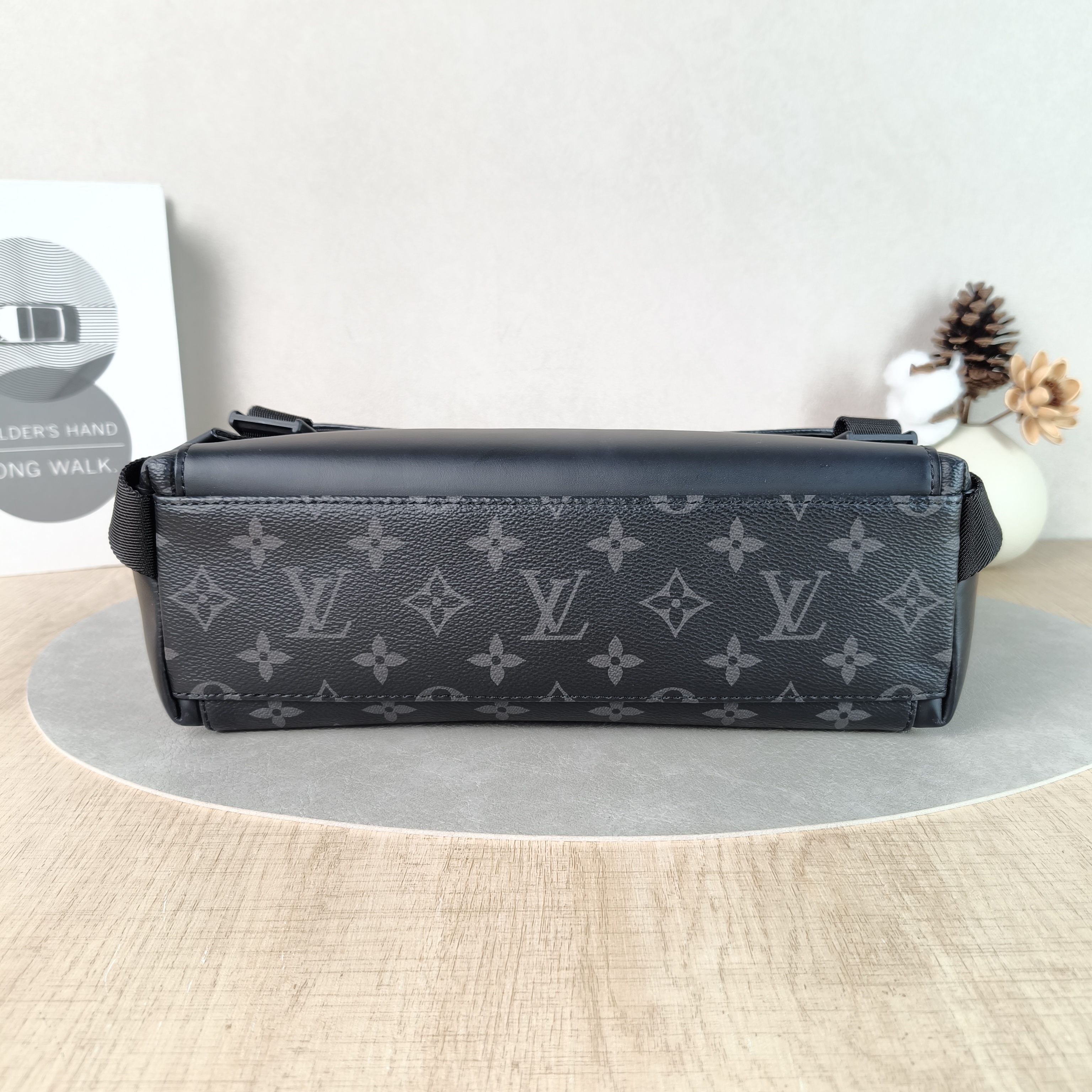 Louis Vuitton Crossbody Bag Voyager Messenger Bag Monogram PVC Small33 × 11 × 22.5 cm — cover view 3 of 5