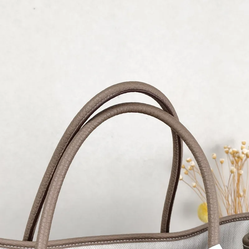 Hermès Top Handle Bag Garden Party 36 36 Negonda Calfskin Large 36 × 17 × 26 cm U — detail view 4 of 10
