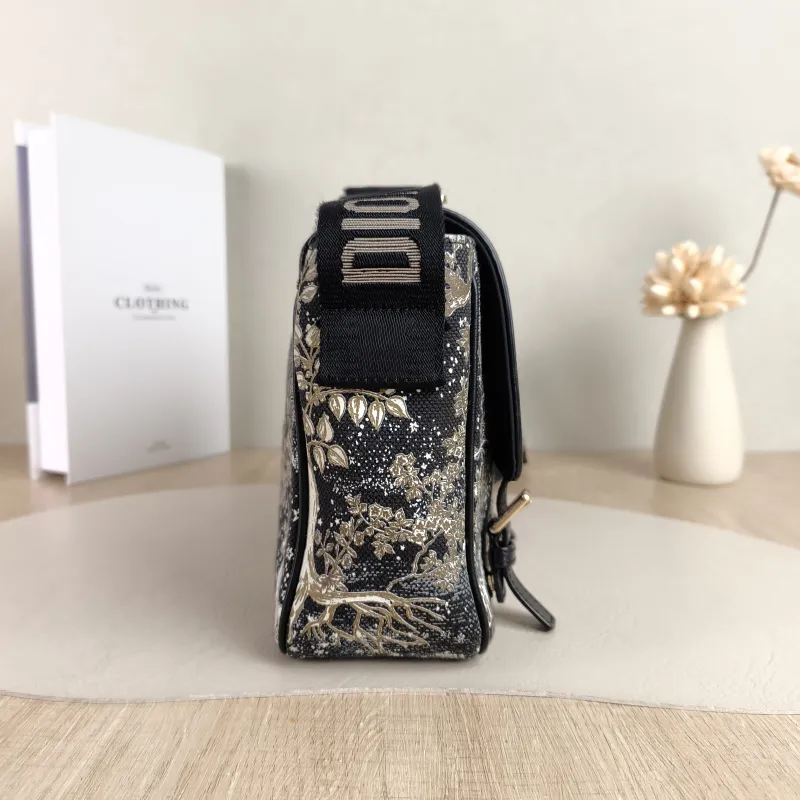 DIOR Crossbody Bag Magica Messenger Messenger Bag Black Canvas · Calfskin Small 21 × 8 × 17 cm — detail view 2 of 11