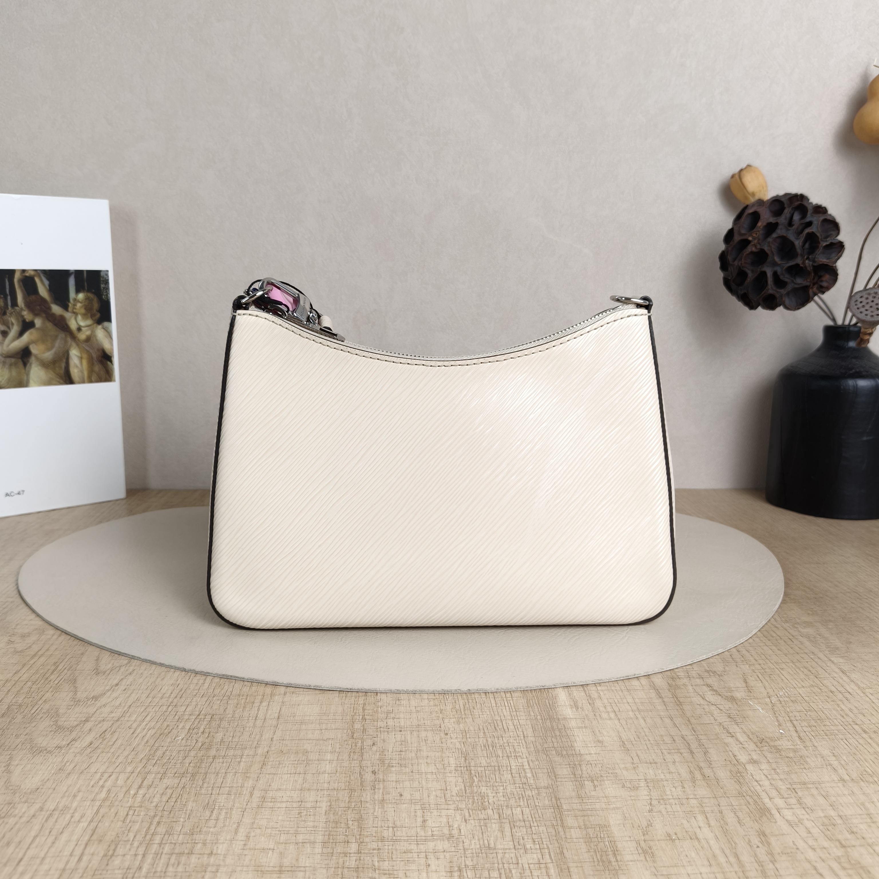 Louis Vuitton Crossbody Bag MARELLE White Epi Embossed Calfskin Small25 × 8 × 15 cm — cover view 6 of 6