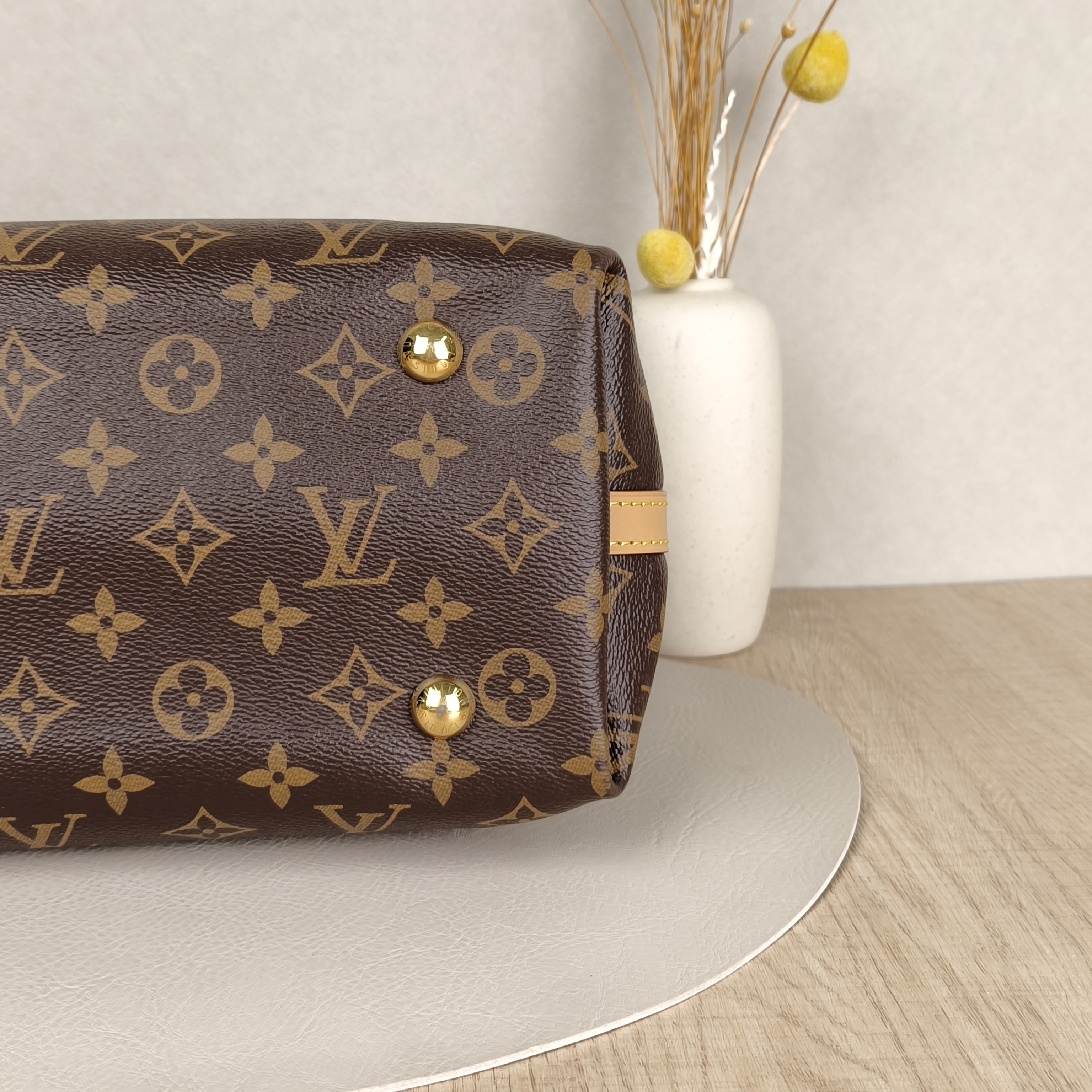 Louis Vuitton Crossbody Bag Carryall — cover view 4 of 9