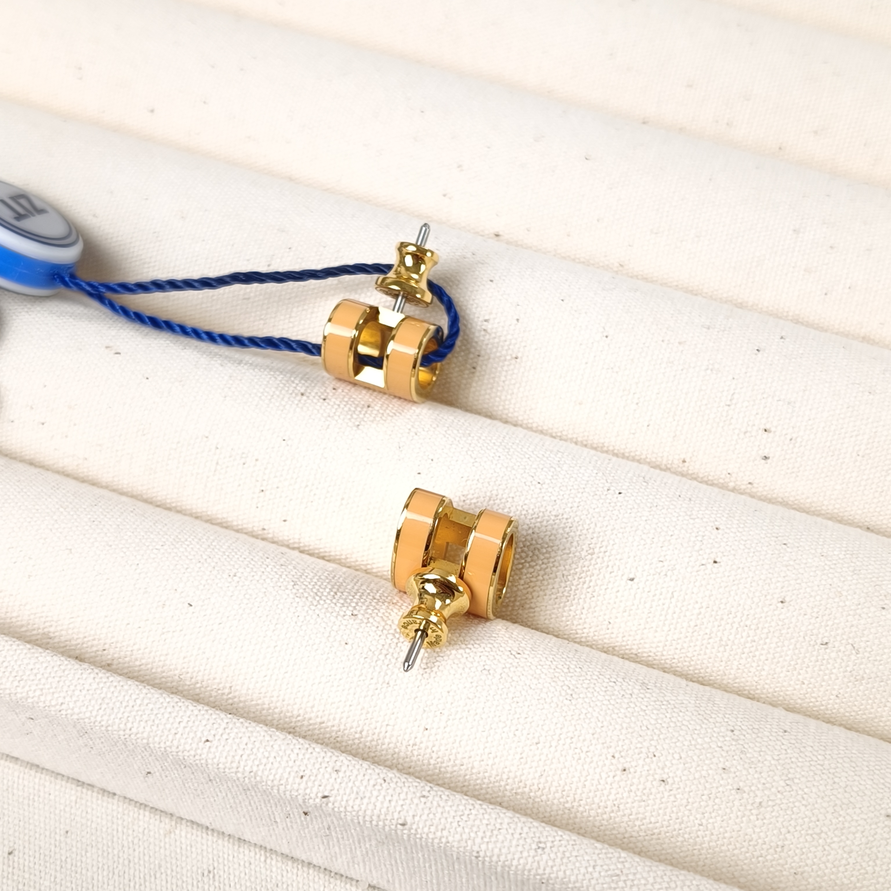 Hermès Earrings Pop HE arrings Yellow Large — cover view 6 of 8
