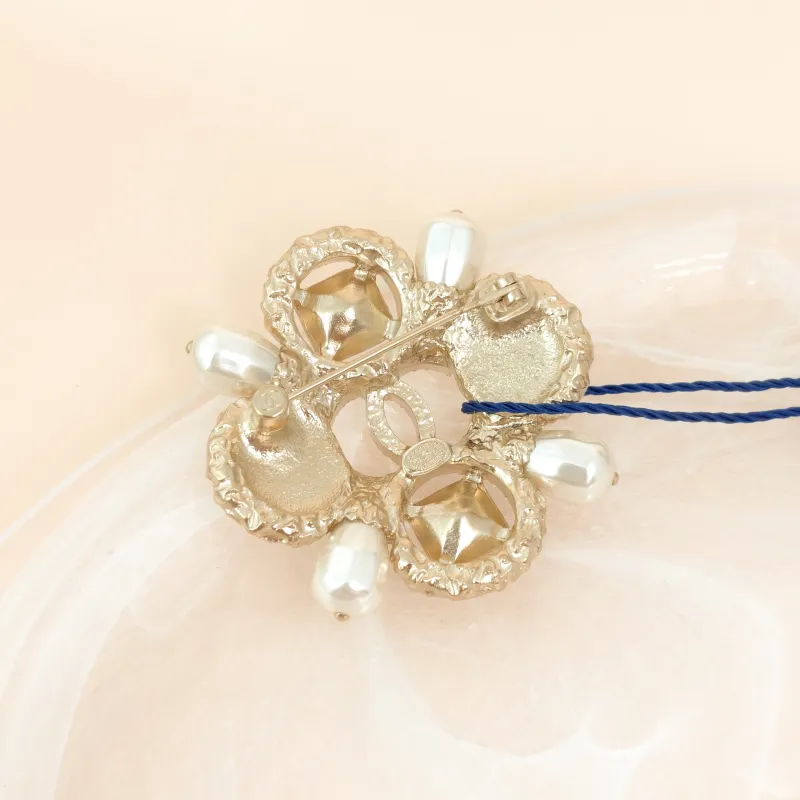 Chanel Brooch Pearl Brooch Gold One Size — cover view 5 of 7