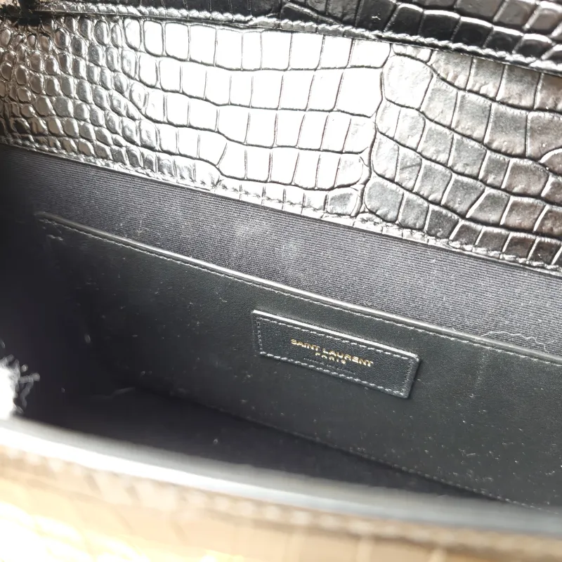SAINT LAURENT Shoulder Bag MANHATTAN Black Calfskin Medium 29 × 7.5 × 20 cm — detail view 2 of 12