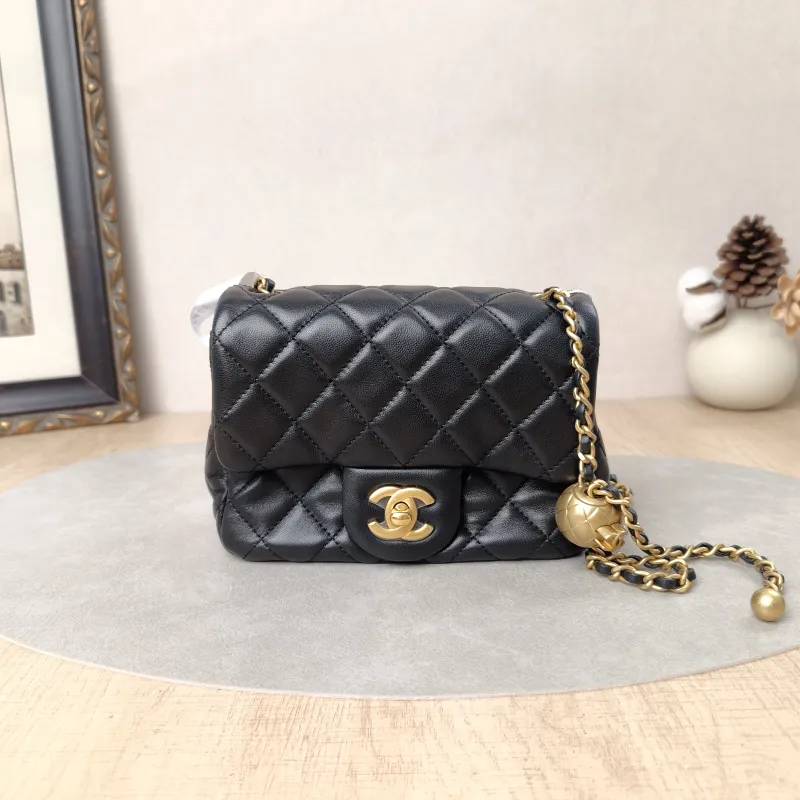 Chanel Crossbody Bag Classic Flap Mini CF Mini Black with Gold-Tone Hardware SL ambskinmini17 × 8 × 13.5 cm