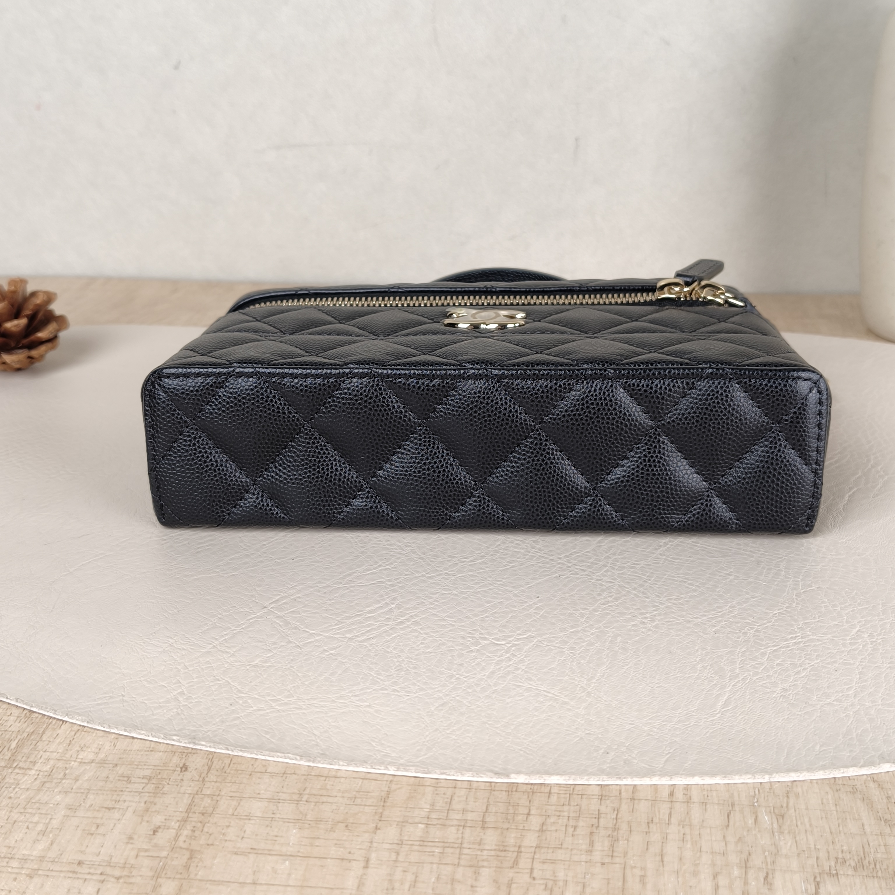 Chanel Top Handle Bag lp Black Grained Calfskin One Size19.5 × 5 × 17 cm — cover view 2 of 5