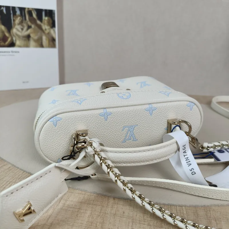 Louis Vuitton Shoulder Bag VANITY POUCH Cosmetic Bag White · Blue Calfskin One Size19 × 6.5 × 11.5 cm — detail view 9 of 13