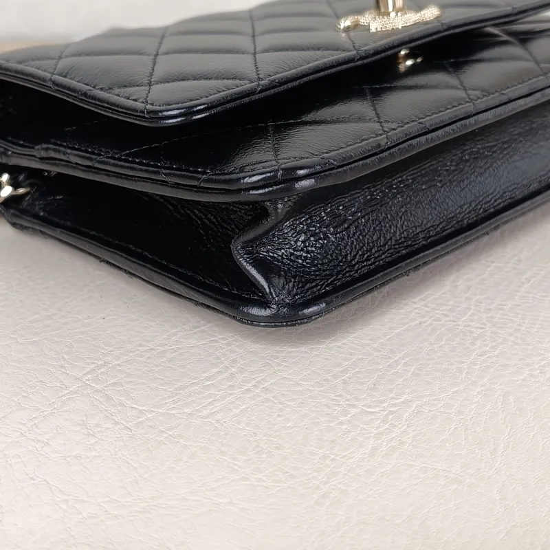 Chanel Crossbody Bag Pearl Black Lambskin 19 × 3.5 × 12 cm — detail view 10 of 14