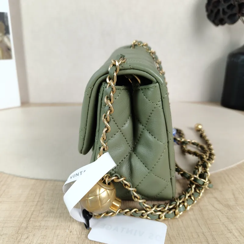 Chanel Crossbody Bag Lambskin One Size 17 × 8 × 13.5 cm — detail view 6 of 12