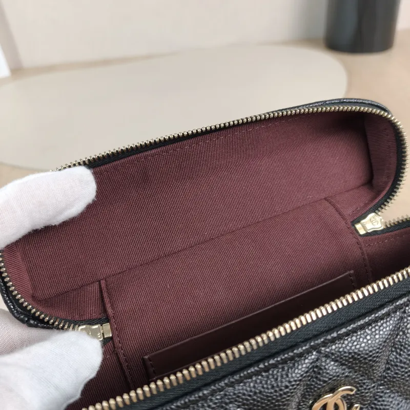 Chanel Crossbody Baglp Box Bag Top Handle Crossbody Bag Black Grained Calfskin One Size19.5 × 5 × 17 cm — detail view 9 of 15