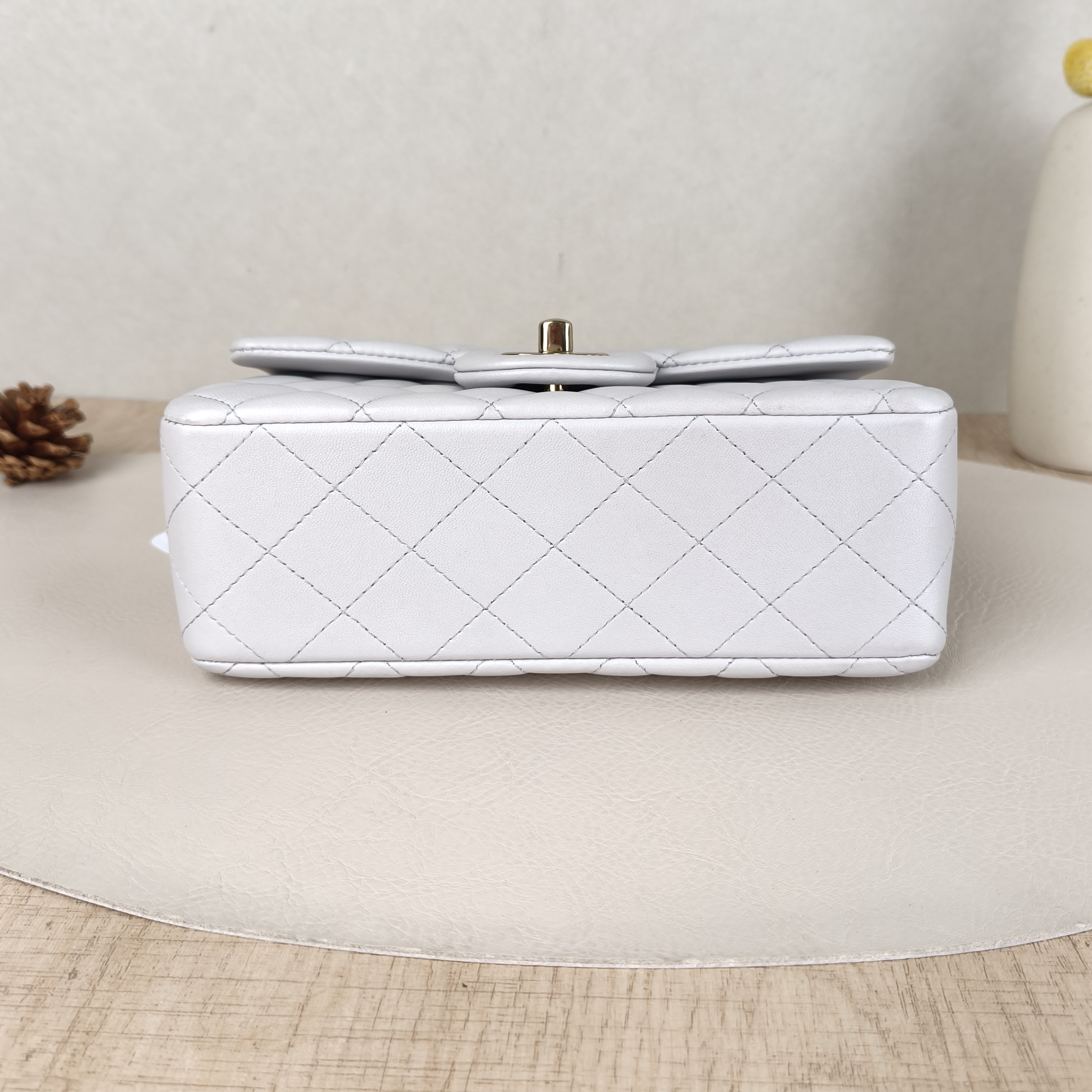 Chanel Crossbody Bag mini Grey Lambskin mini20 × 6 × 12 cm — cover view 4 of 6