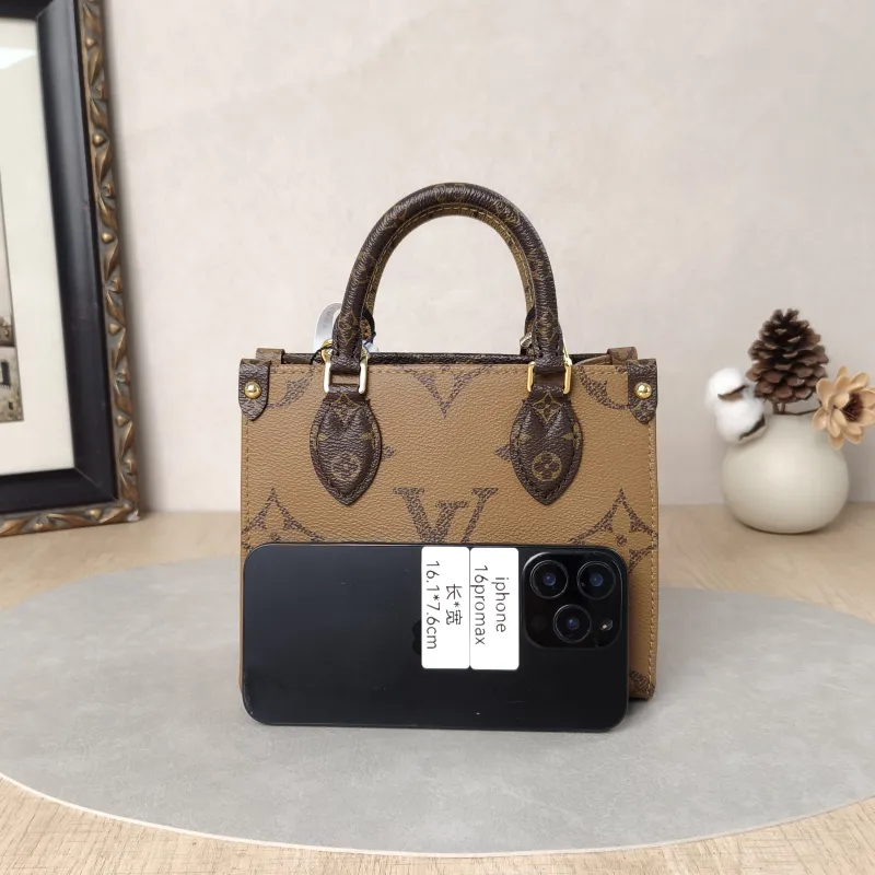 Louis Vuitton Crossbody Bag Onthego BB Monogram PVCBB18 × 8.5 × 15 cm — cover view 5 of 5