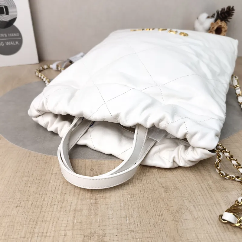 Chanel Backpack22Bag Backpack White Calfskin Small29 × 8 × 34 cm — detail view 10 of 10