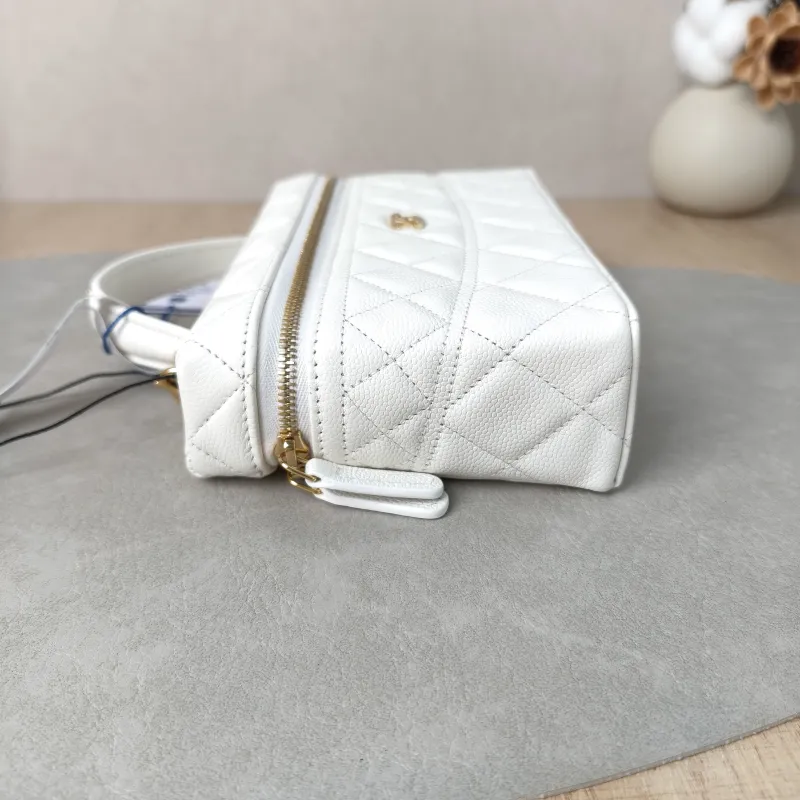 Chanel Top Handle Bag lp White Gold Grained Calfskin One Size 19.5 × 5 × 17 cm — detail view 7 of 14