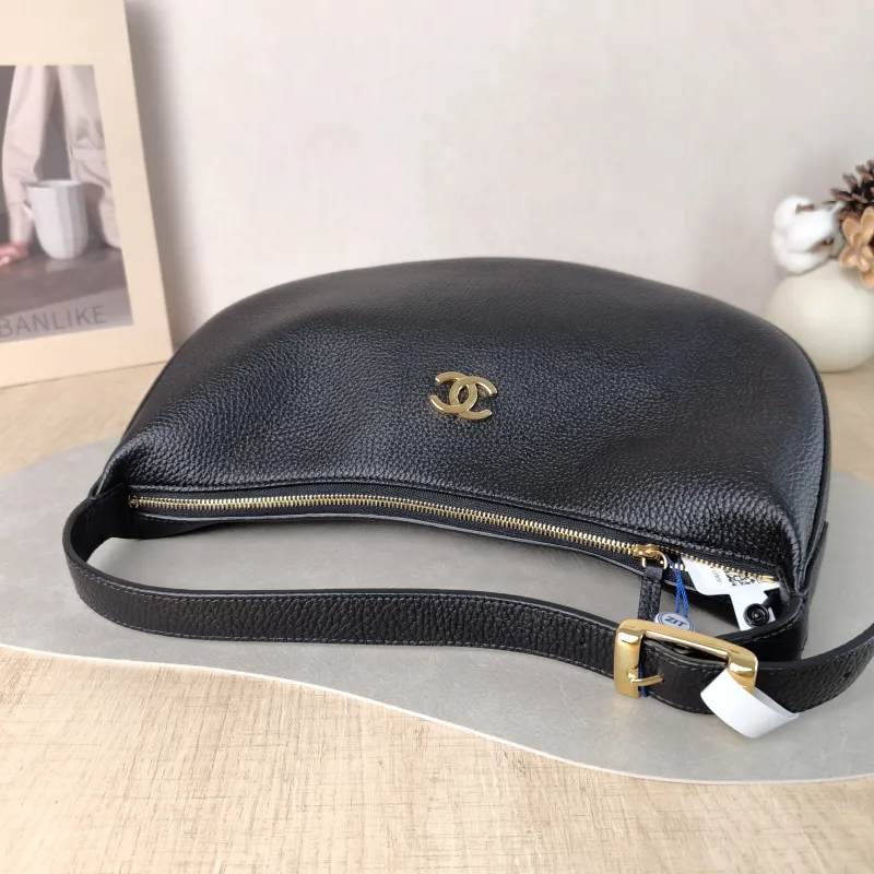 Chanel Shoulder Bag 26b Hobo Gabrielle Bag Black Calfskin One Size 30 × 9 × 21 cm — detail view 9 of 12