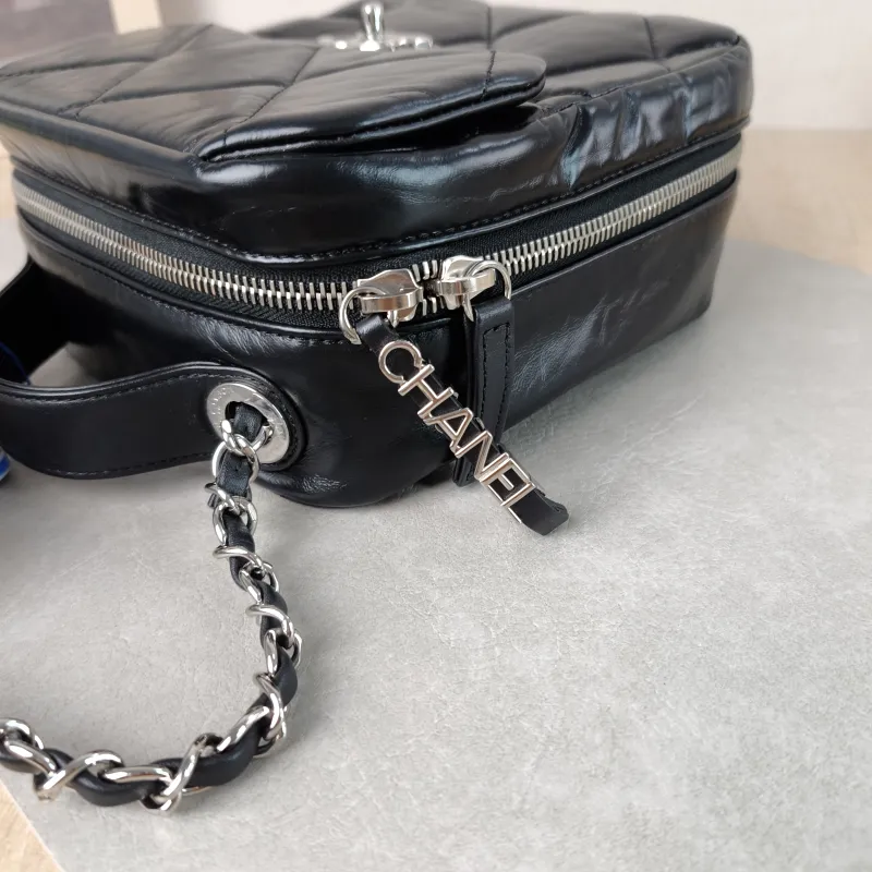 Chanel Crossbody Bag Camera Bag Black Waxed Leather 16.5 × 8.5 × 18 cm 28 — detail view 5 of 12