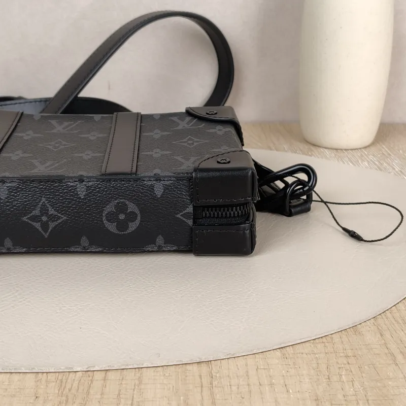 Louis Vuitton TRUNK WALLETHET Box Monogrampvc · Microchip Edition · Shoulder Strap Dust Bag · 22.5 × 5 × 14 cm — cover view 4 of 8
