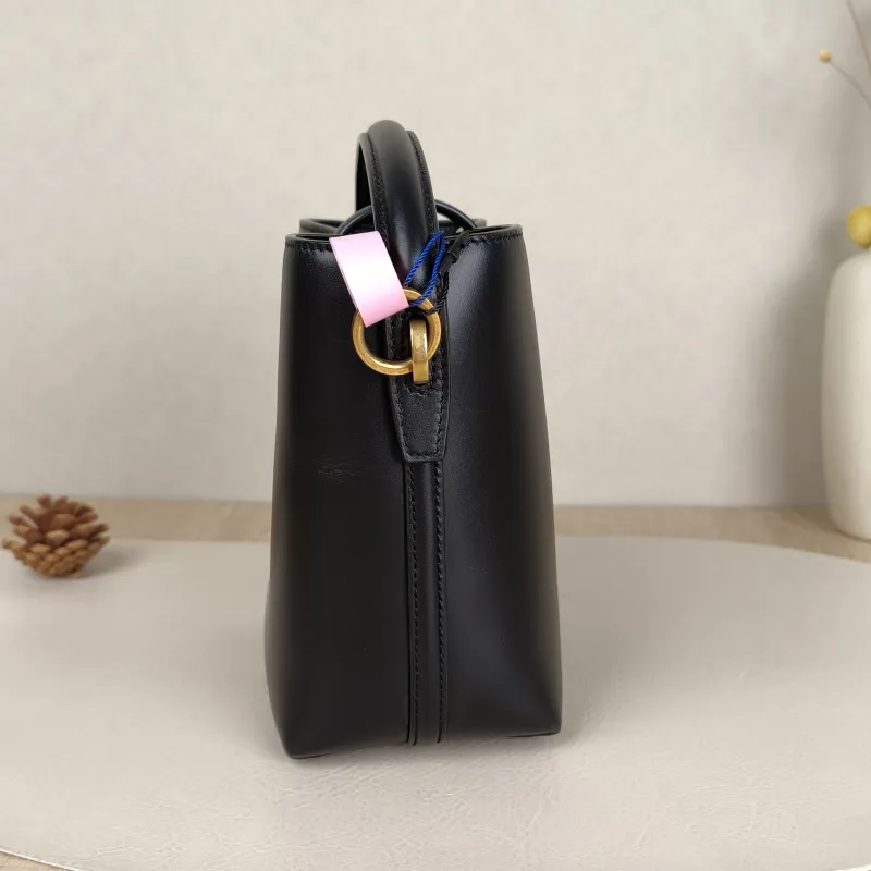 SAINT LAURENT Shoulder Bag LE 37 Black Calfskinmini13 × 6 × 15 cm — detail view 4 of 12