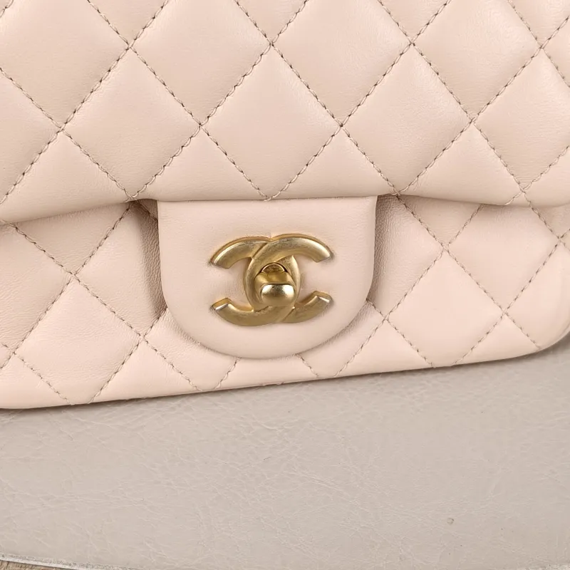 Chanel Crossbody Bag Pink Lambskinmini17 × 8 × 13.5 cm — detail view 11 of 14