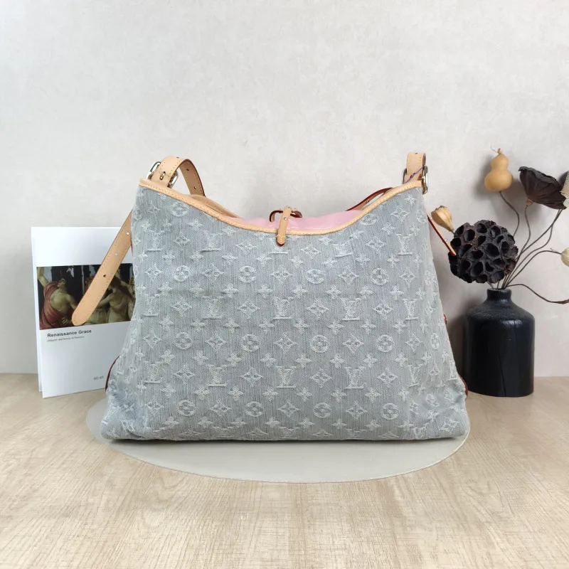 Louis Vuitton Crossbody Bag Carryall Grey Medium39 × 15 × 30 cm — cover view 5 of 6