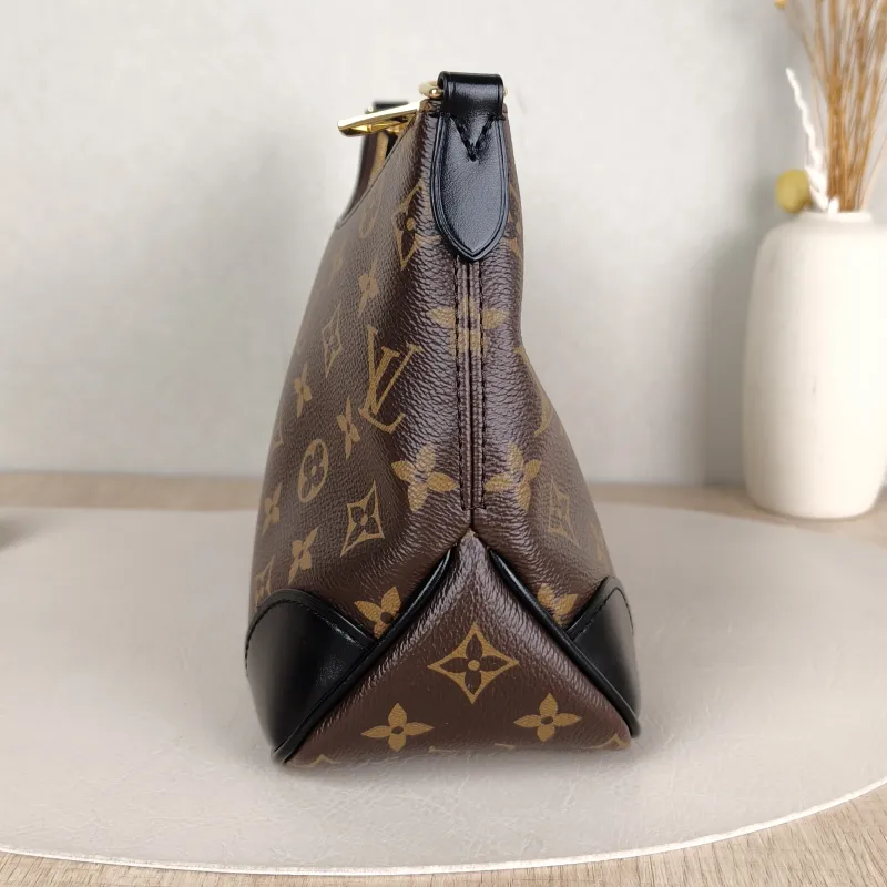 Louis Vuitton Crossbody Bag Boulogne PVC Small26 × 9.5 × 16 cm — detail view 10 of 11