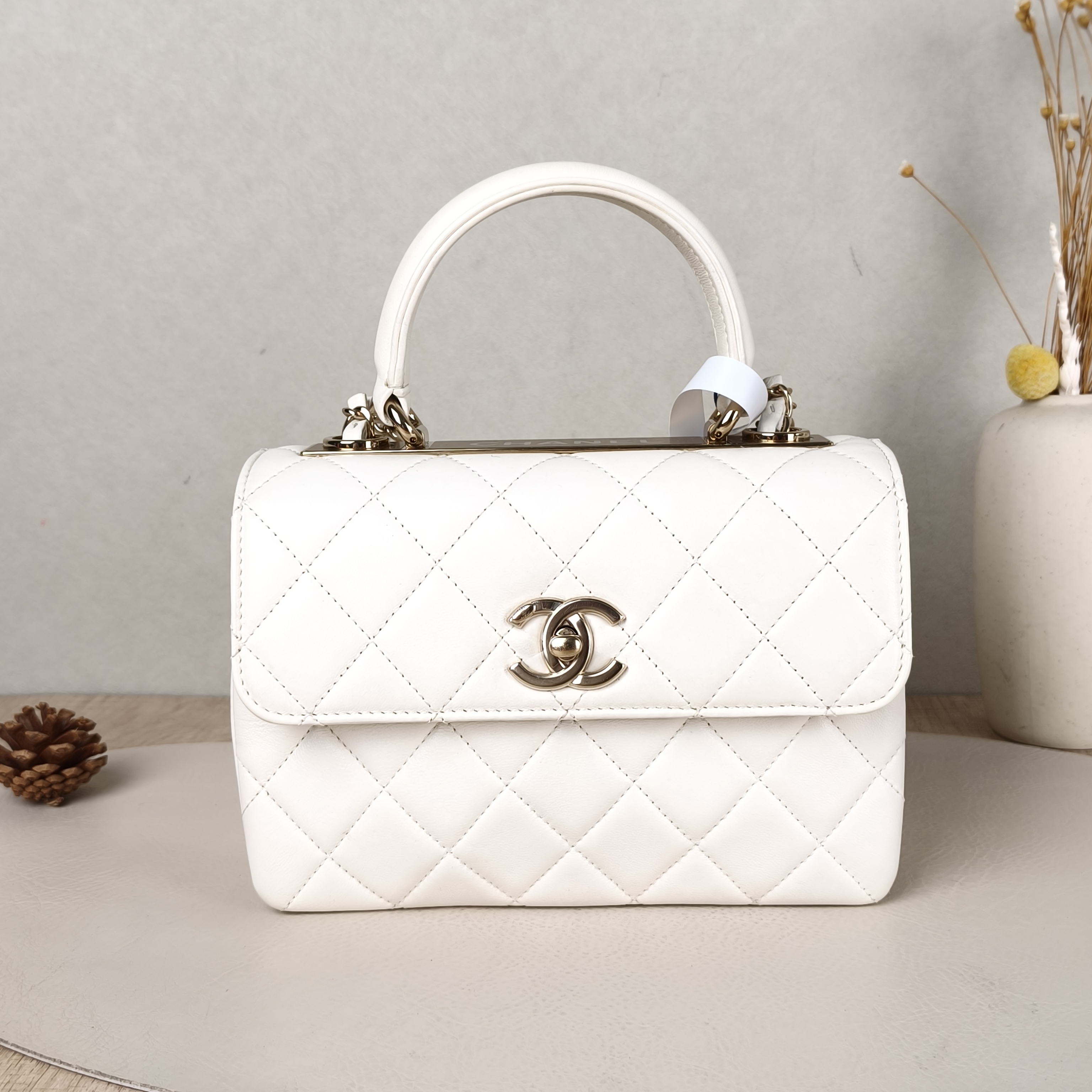 Chanel Crossbody Bag Trendy CC White Lambskinmini19.5 × 8 × 14.5 cm